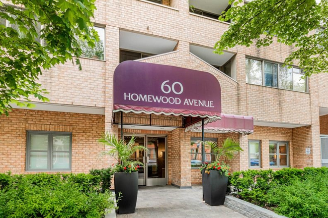 Entrance of building - 2-Bedroom Condo in Downtown Toronto Location – Fully Furnished | All Utilities Included