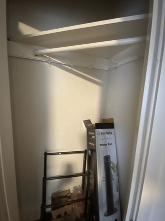 1 - Spacious 3-Bed Top Floor Unit w/ Parking & Laundry – East Cambridge Apartments