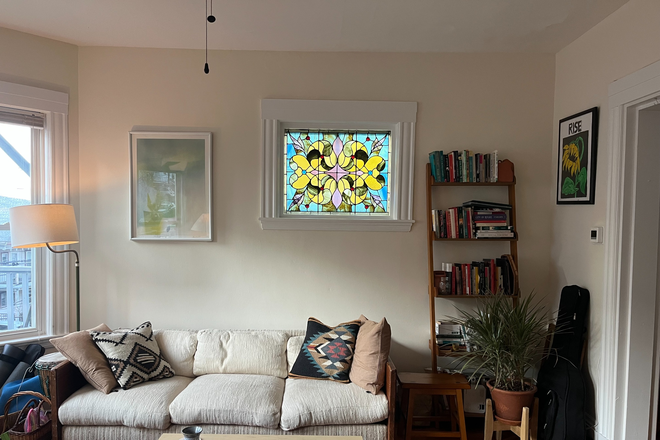 Living Room - Sunny Summer Sublet (June-Aug) Apartments