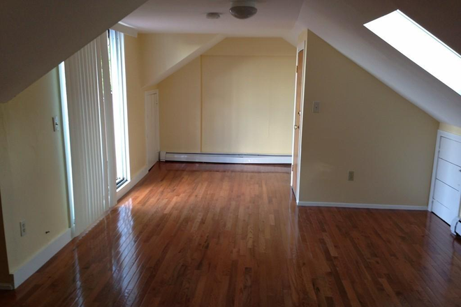 living - GREAT PRICE! 2 BED WITH PRIVATE DECK! 9/1/26! Apartments