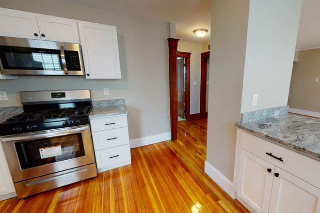 LIVING - BEAUTIFUL 3 BED AVAIL. 9/1/25! Apartments