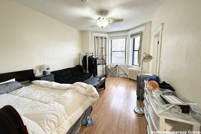 x - Hemenway St Studio Fenway Apartments
