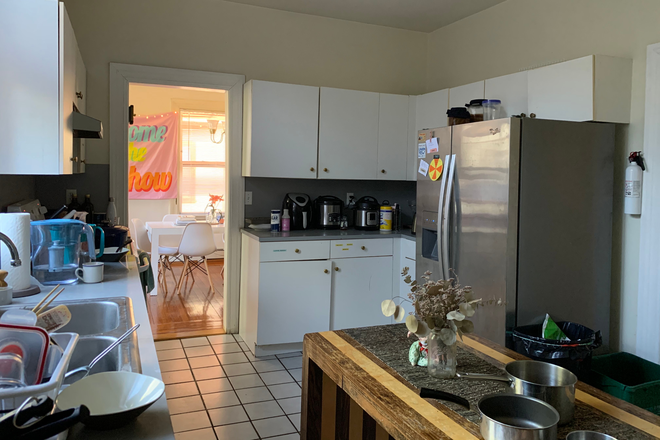 Kitchen - 6 Bed Furnish Group/Roommate 6/26 House