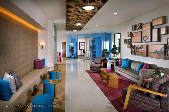 Del Oro on Broadway - Del Oro on Broadway Apartments