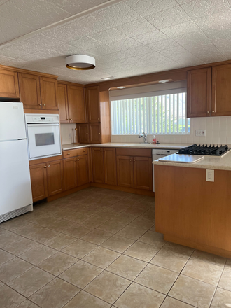 Kiitchen with a lot of storage! - 1500 sq ft walkout bsmt apt at base of Millcreek canyon, view of Mt Olympus