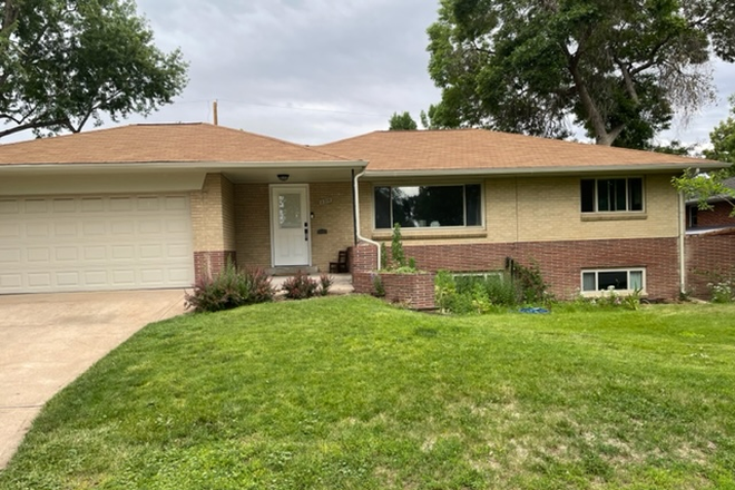 Exterior - Beautiful, cozy, private home with large fenced private yard near DU & shopping & restaurants!