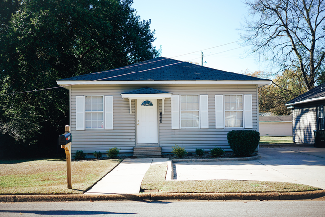 Exterior - 1604 5th Ave Spacious 3 Bed / 3 Bath Home Near The New Campus Bridge