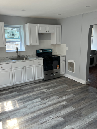 Kitchen - Newly Upgraded 3BR/1Ba- 2nd  Floor- separate entrance Duplex