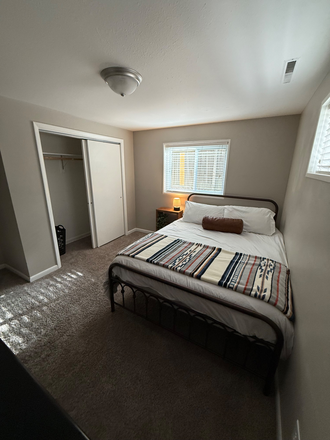 Furnished room - Room for Rent! House