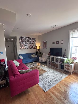 Living room - Mission Hill Sublet Nov 1