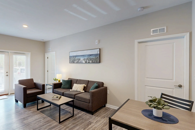 Living Room - Seahawk Cove Apartments