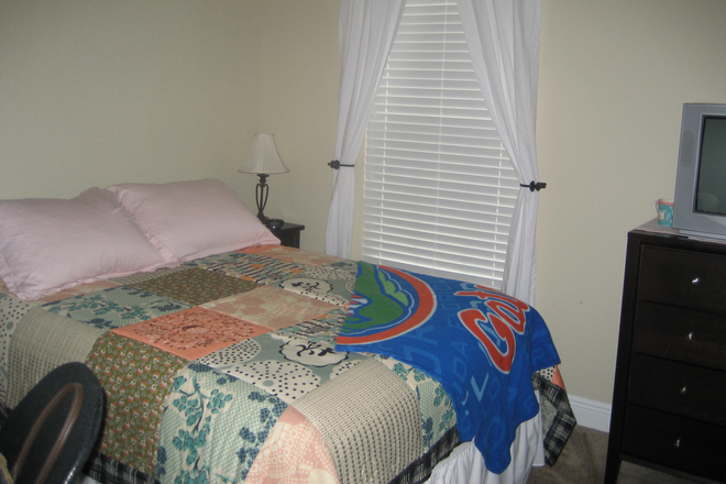 2fl bedroom - Chase Hollow