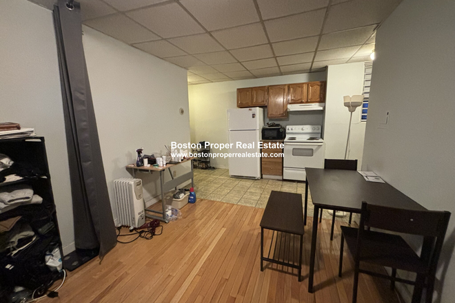 a - RIGHT BY WHOLE FOODS IN SYMPHONY Condo