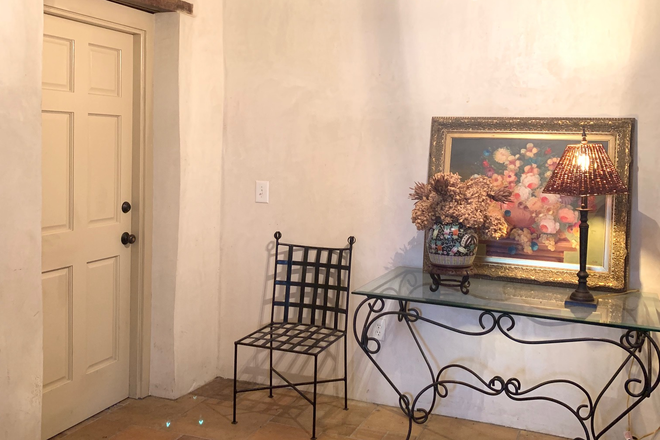 Entry to Apartment - Garden Apt. in Historic Home: 1100 sq.ft. - 1 Bed, 1 Bath - Walk to MUSC - Immaculately Maintained