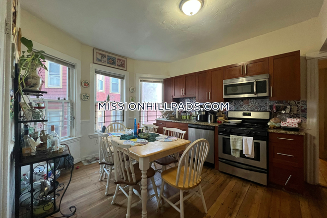 Kitchen - New Listing! 3 Bed 1.5 Bath Apartment on Hillside st