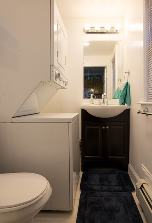 x - 3 Bed / 1.5 Bath with Parking | In-Unit Laundry | 9/1 Apartments