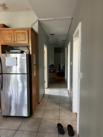 Kitchen Photo 3 of 4 - Apartment for Rent - UIC Campus (Shared Housing)