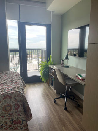 Study Area - Hub Cincinnati Lease Takeover — Private Room + Balcony — $200/mo Incentive! Apartments