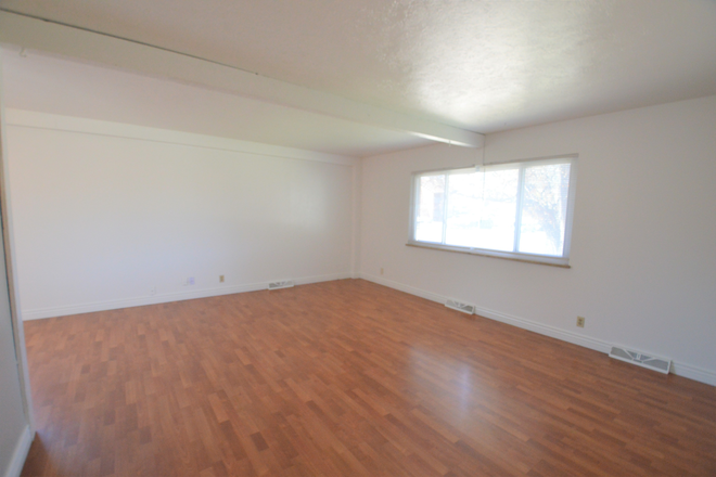 #A - 730 30th (2BR/ 1BA) Duplex