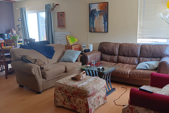 Living room - $800/month Summer Sublet
