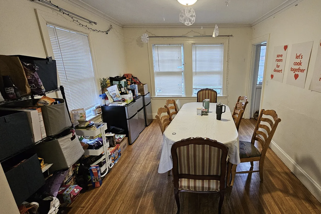 Dining Room - Off-Campus House on Greycliff Rd