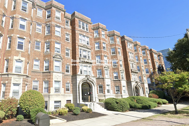 a - No fee and 1//2 month free rent