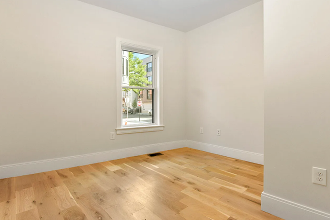 Call NOW for showings! 617-236-8600 - MAVERICK ST - *NO FEE!* LUXE 4BR W/ 4 BATHS, IN UNIT W/D, OPEN LAYOUT, WTRFALL ISLAND FOR *9/1/2025* Apartments