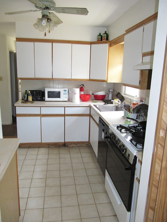 Kitchen - Nice room for rent - All Utilities included! - Walk to UMD House