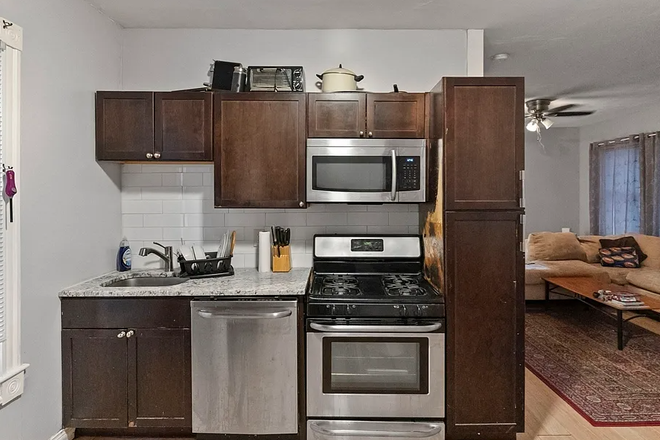 Call NOW for showings! 617-236-8600 - EAST EAGLE ST - RENOVATED 2BR/1BA ON BACK OF EAGLE HILL FOR *9/1/2025* W/ EIK, DW, LNDRY IN BLDNG! Apartments