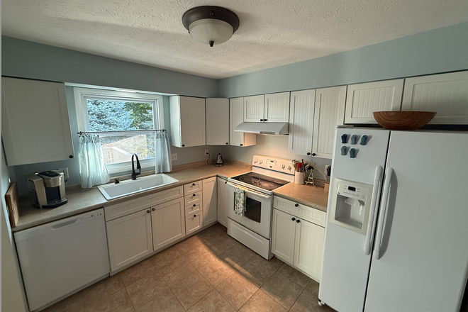 Fully stocked kitchen - UPDATED FURNISHED: Seeking 1 Female for Updated House on Bus Route + Parking