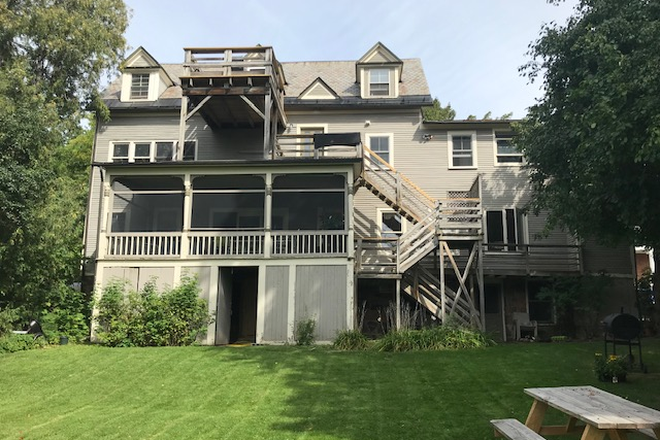 Back of home - 1 Quiet Rm, Month to Month, Close to Redstone/Downtown- Views! Yard! Walk! Remodeled Kitchen/Bath! House