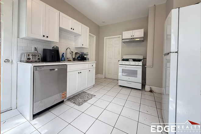 Kitchen - 72 Antwerp Street