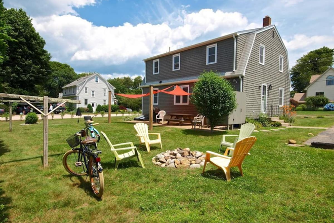 Backyard - Quiet 5 bedroom 2.5 bath house in Narragansett Pier