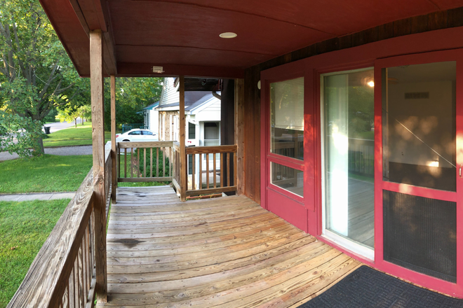 Front deck - 551 Cornell Ave_ room for rent House