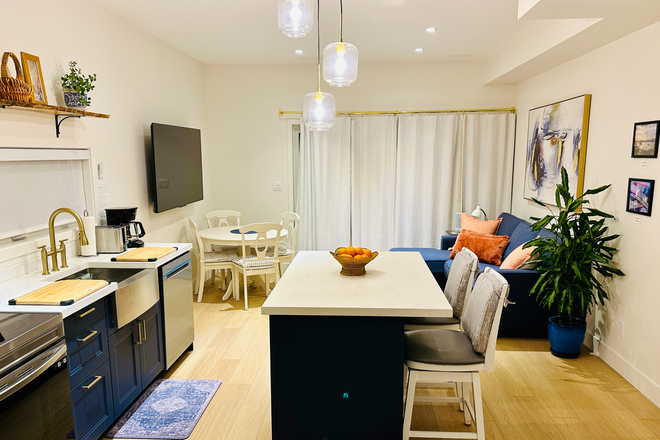 Open Concept, Eat in Kitchen and Living room - Private, 2 bdrm, Fully Furnished Home in Toronto's Seaton Village