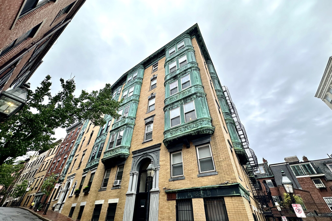 1 - BEACON HILL 1 BEDROOM UNIT JAN 1 MOVE IN NO FEE GRAD STUDENTS OKAY Apartments