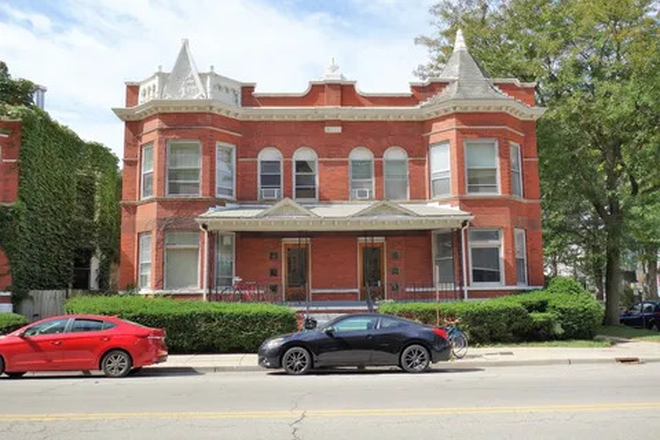 Outside of the house. See linked video for full tour of inside (my bedroom would be one of the four shown.) - Fall quarter sublet - bedroom in house, close to campus