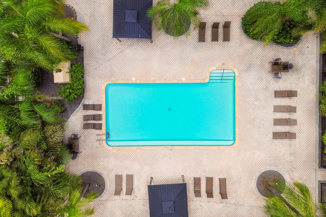 Pool View - Malibu Apartments | Close to Campus!