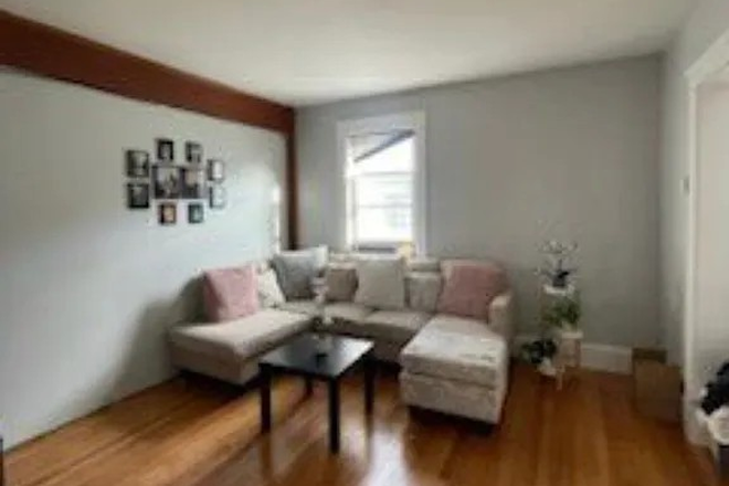 Living Area with Ample sunlight - Charming Fully Furnished Spacious Room with Sunroom Townhome