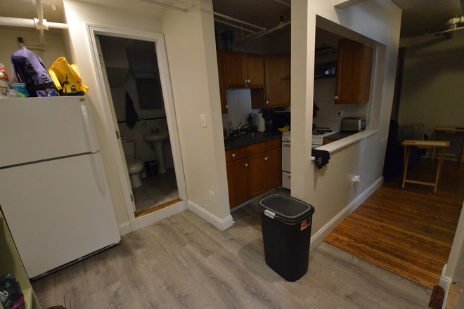 Kitchen part 2 - Newly Renovated 2 bed/1 bath - Available 9/1 Apartments