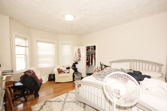 x - Waltham 3 Bed Bedford St Apartments