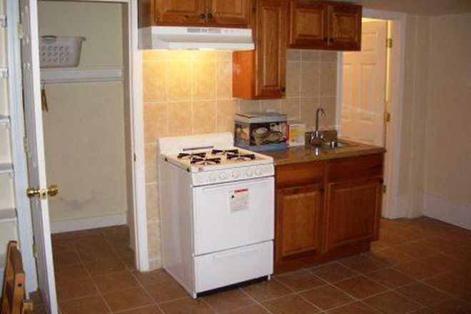 kitchen - 29 Ware St/Harvard Yard Harv/MIT/MGH/Longw furnished post-doc house . Util+ITincl