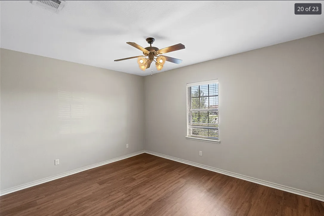 Bedroom - Barracks Spring Sublease (2 rooms available) Townhome