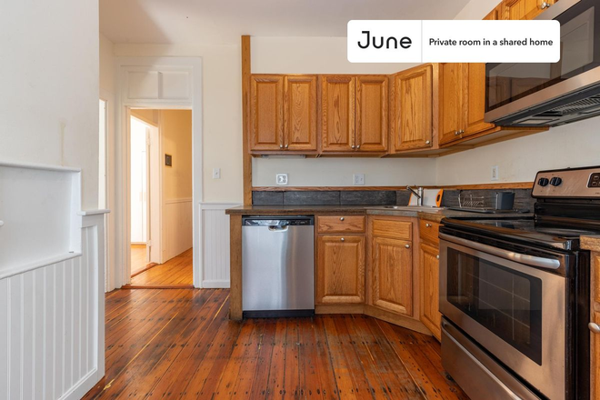  - Private bedroom in 4 bed/1.5 bath Home