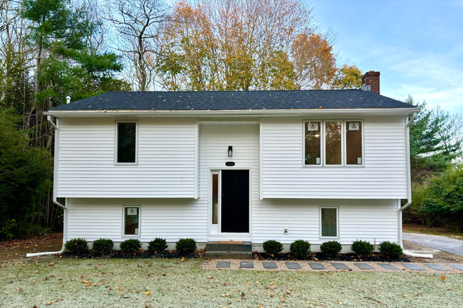 front - Brand new renovation/house minutes from URI