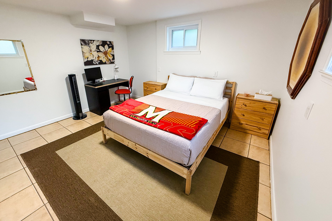 bedroom 2 (queen bed) - 2BR/1BA Furnished Guest Suite Minutes from UMD House