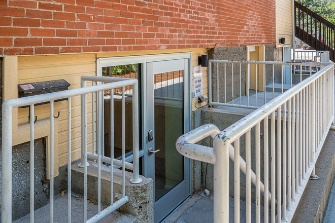 Side enterance - The Sandlot Duplex