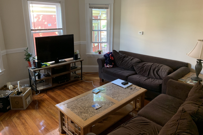 . - 5BR/2BA SOMERVILLE APT | LAUNDRY IN BUILDING | NO BROKER FEE | AVAILABLE 09/01