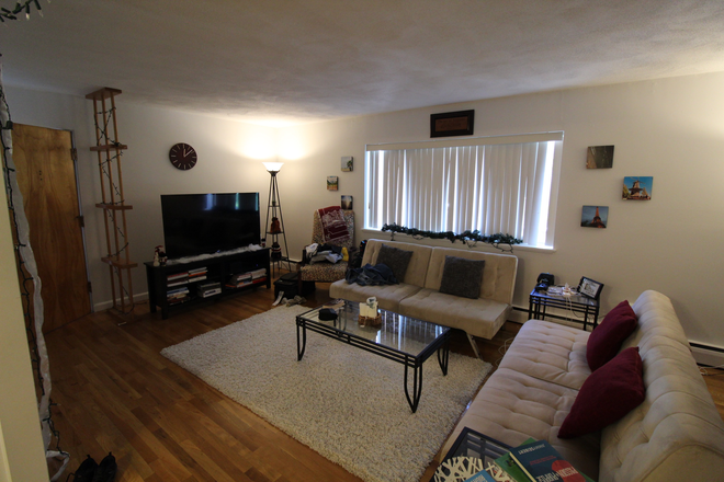 2 - Conveniently located apartment next to Harvard Square.