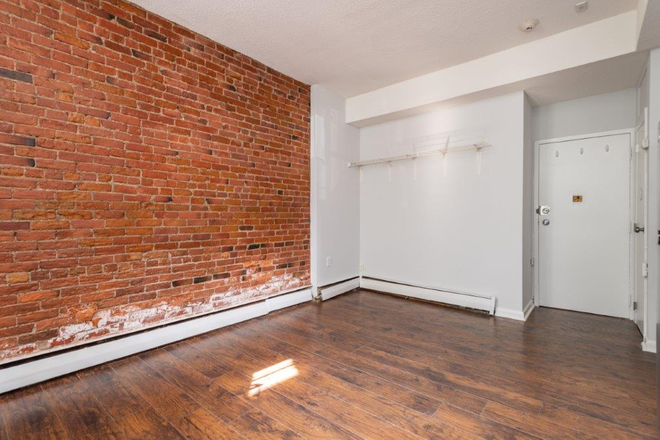 1 - AVAIL DEC w/ 1 FREE Mo + NO FEE - Cozy Back Bay Studio with Utilities Inc. Apartments
